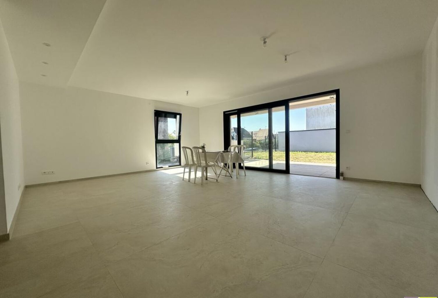 Appartement - 100m ² — photo 1