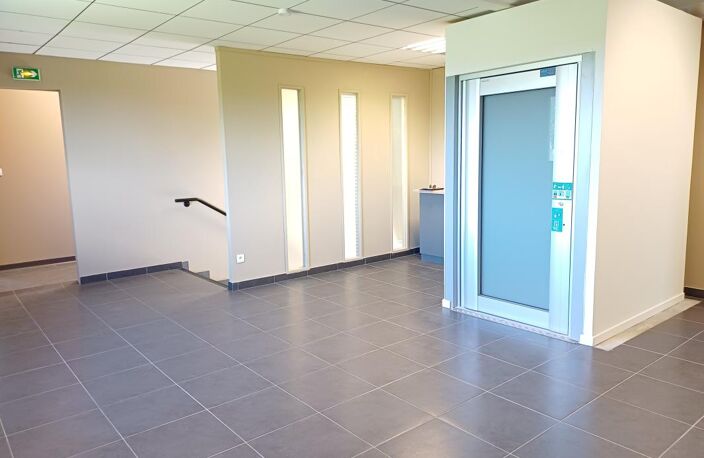 Jolis Bureaux 313 m² dans l'Est — photo 2
