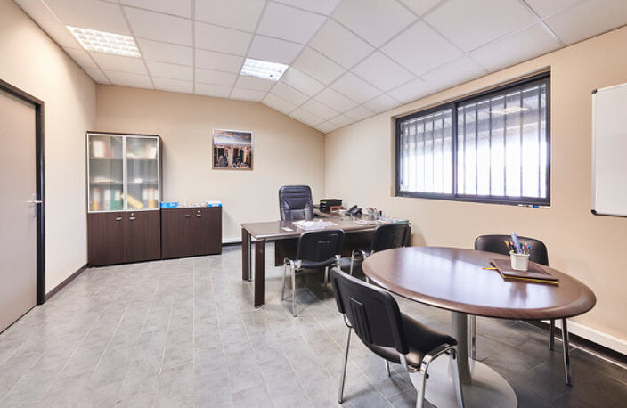 Jolis Bureaux 313 m² dans l'Est — photo 4