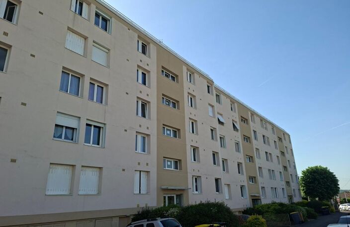 F4 3 chambres - cave- stationnement exterieur — photo 4