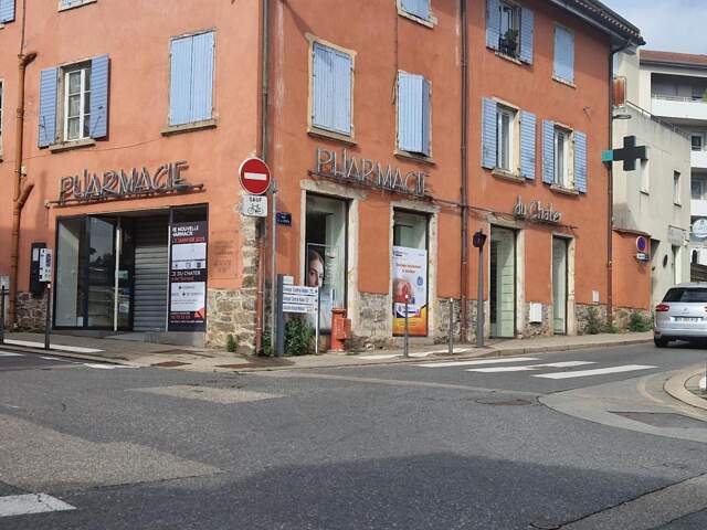 A LOUER, local commercial de 128m2 dans le coeur de Francheville — photo du bien