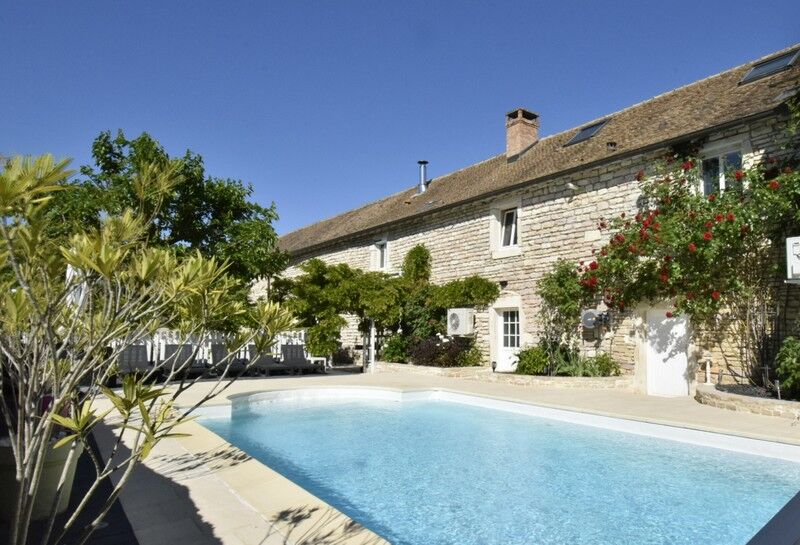 Villa / Maison  T12 à vendre Givry 71640