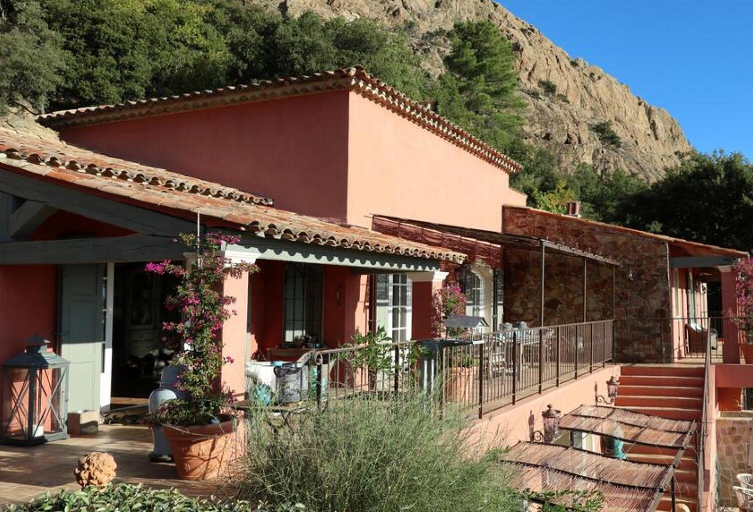 Belle villa avec piscine, sauna et vue panoramique — photo 1