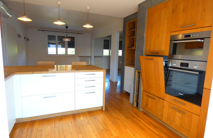 Grande maison familale avec pisciine — photo 3