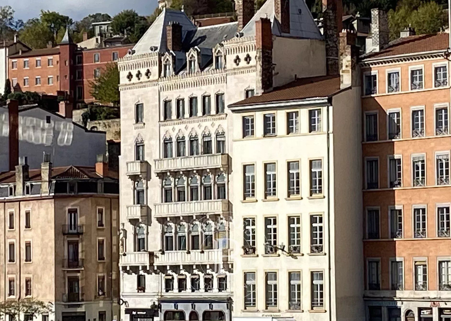 Appartement L T6