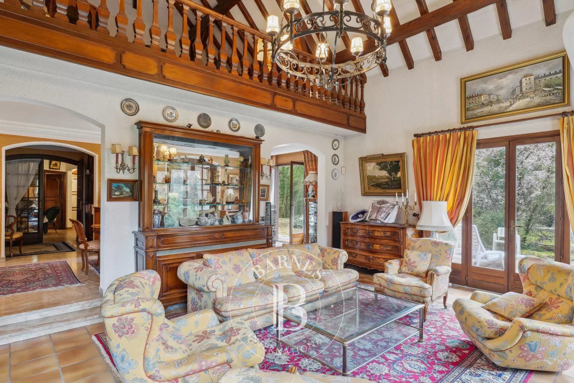 Maison  T8