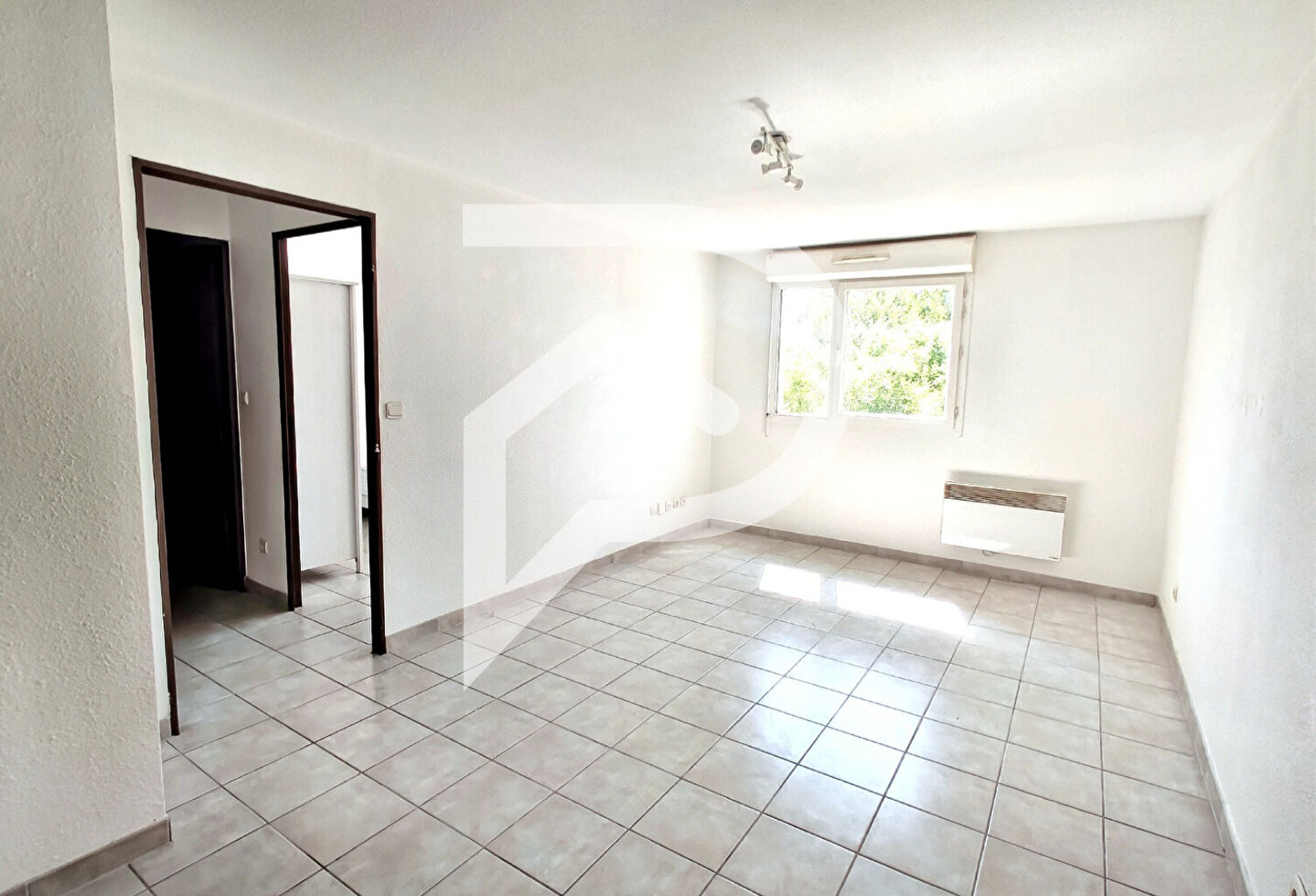 Appartement T3 50m2 garage LE PONTET — photo 1