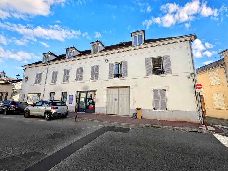 A VENDRE - ENSEMBLE IMMOBILIER - ANET - 400 m² — photo 1