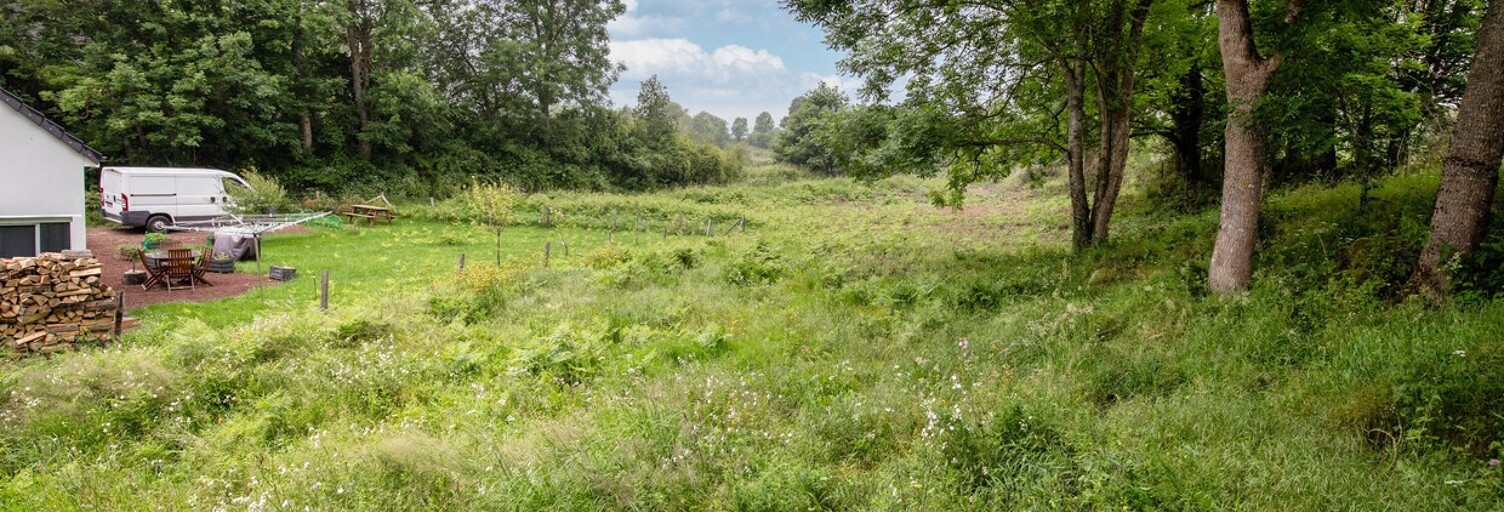 Terrain  1842 m² à vendre à Aydat (63970)