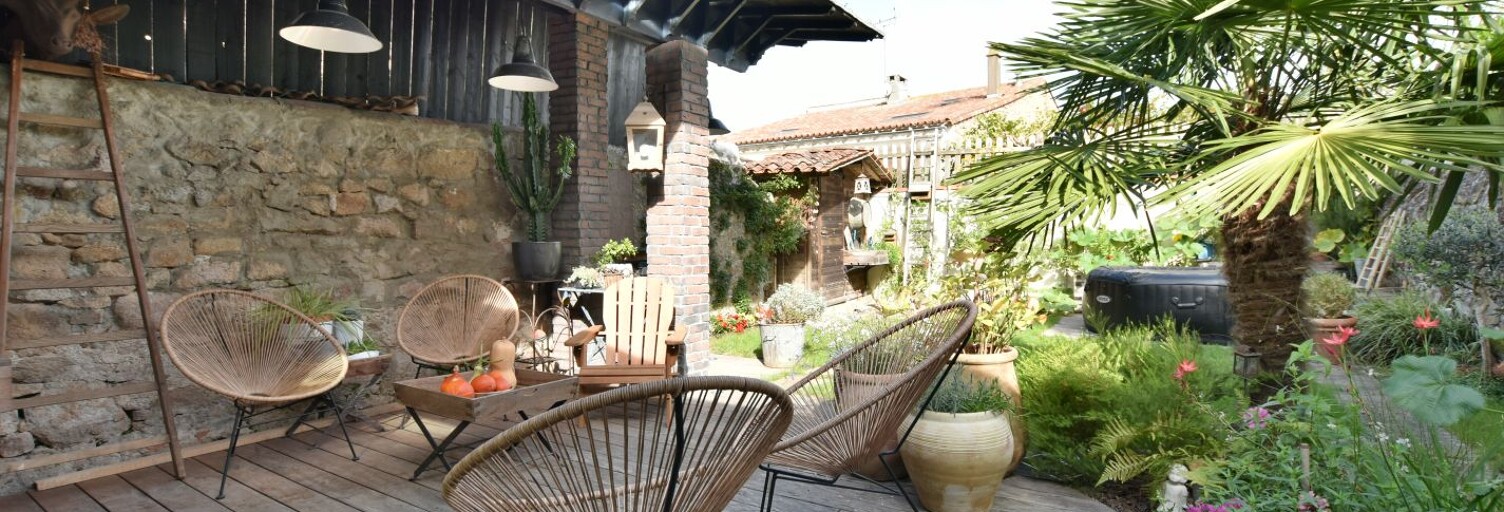 Maison 7 Pièces 208 m² à vendre à Mortagne-sur-Sèvre (85290)