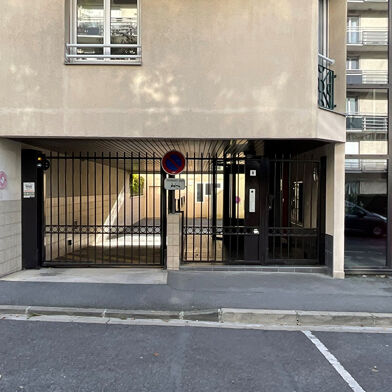 Garage  84 €