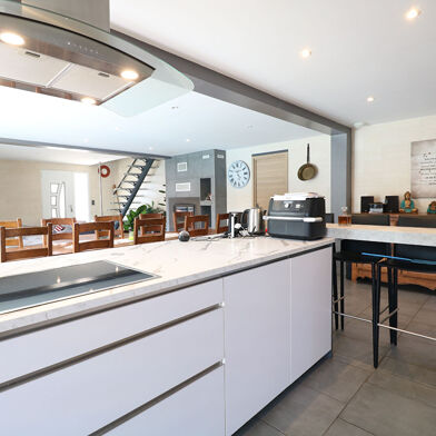 Maison 8 pièces 749000 €