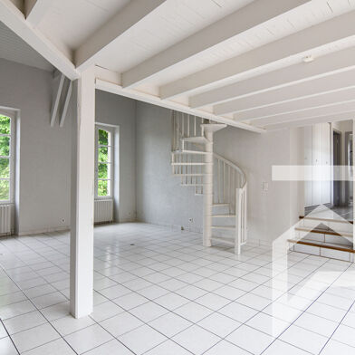 Appartement 4 pièces 1055 €