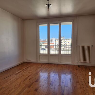 Appartement 3 pièces 690 €