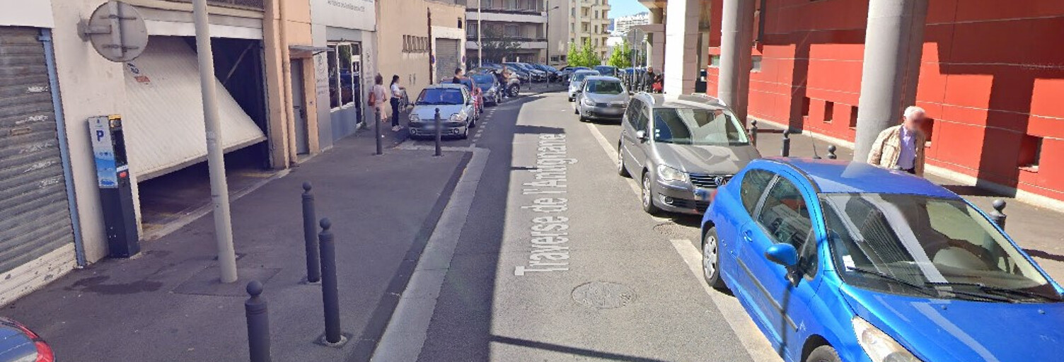 Garage  15 m² à louer à Marseille 8 (13008)