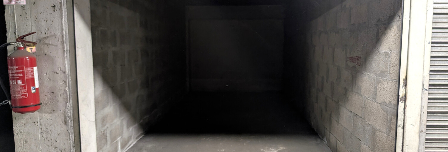 Garage  15 m² à louer à Marseille 8 (13008)