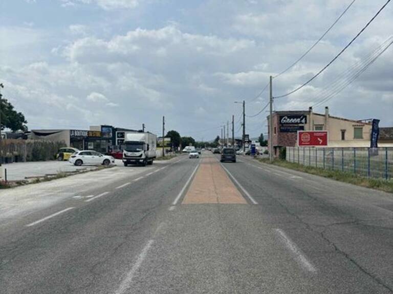 Local Commercial — photo 1