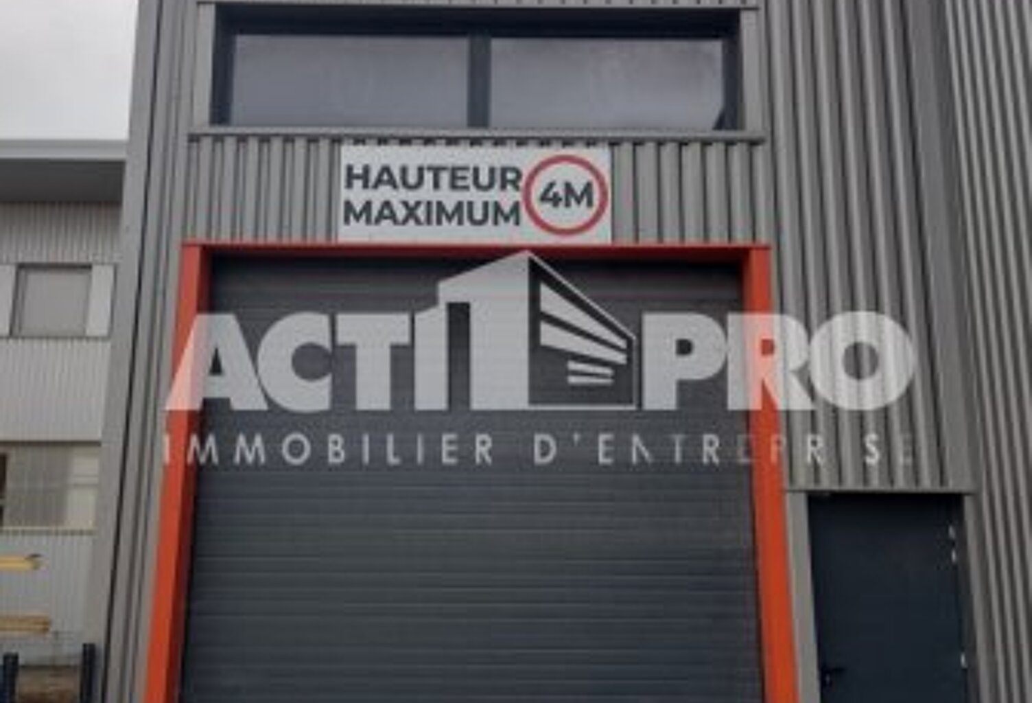 Entrepot à louer — photo 1