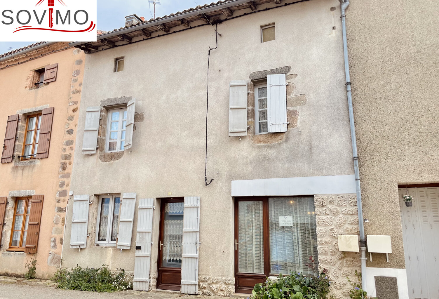 MAISON DE VILLAGE AVEC GRANGE ET JARDIN SÉPARÉS — photo 1