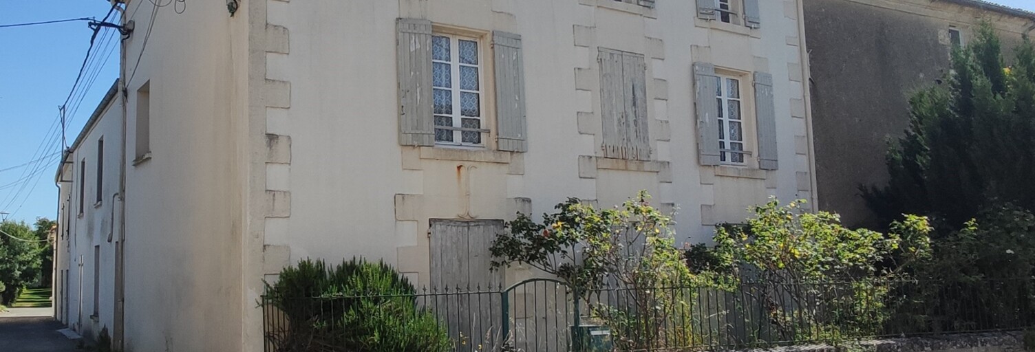 Maison 8 Pièces 205 m² à vendre à Saint-Hilaire-la-Palud (79210)