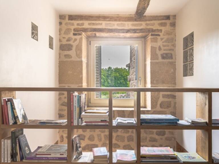 Maison en pierre de 7 pièces principales — photo 1