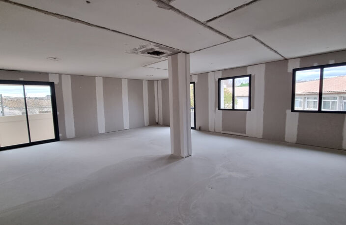 LOCATION LOCAL PROFESSIONNEL SOMMIERES — photo 2