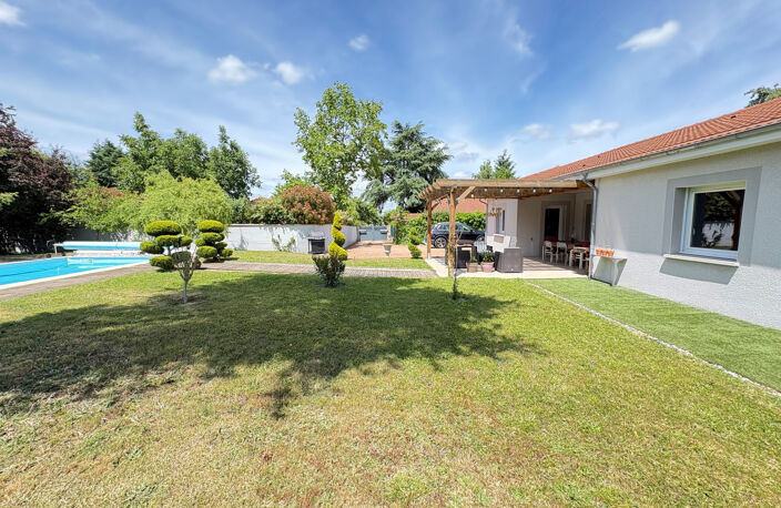 Riorges, Villa récente de plain-pied sur 845m2 de terrain av — photo 5