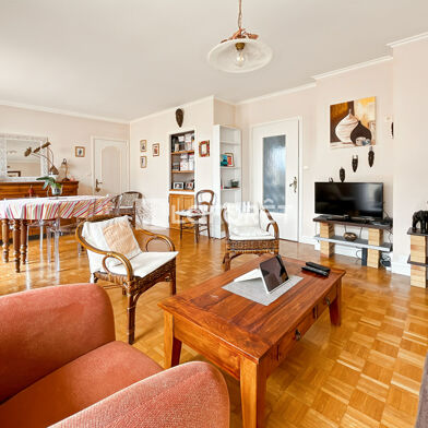 Appartement 4 pièces 163800 €