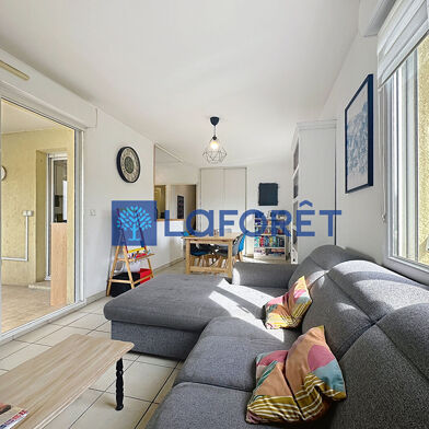 Appartement 5 pièces 246000 €