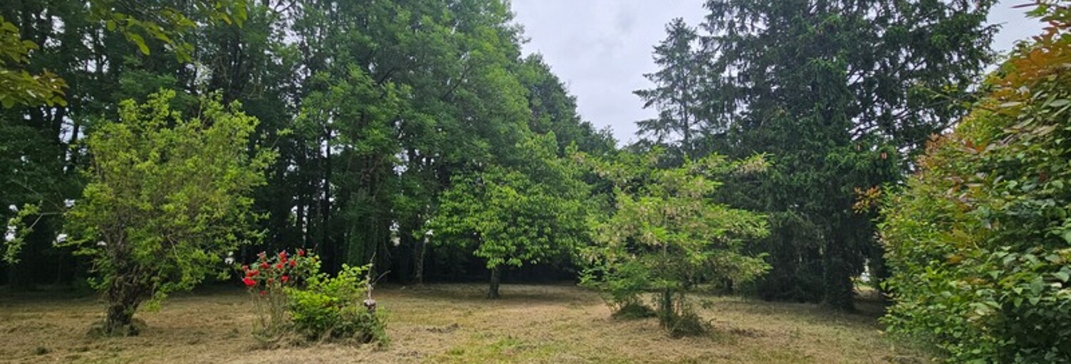 Terrain  2700 m² à vendre à Pouzauges (85700)
