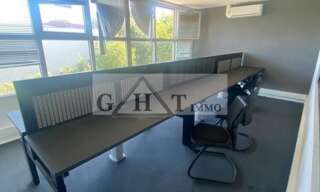 Bureau  135 m² à louer à Montreuil (93100)