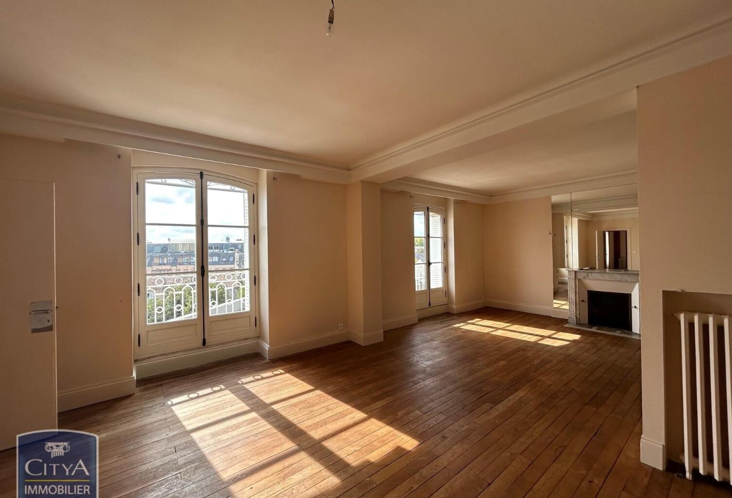Vente appartement 6 pièces 180 m² Poitiers (86000) — photo 1