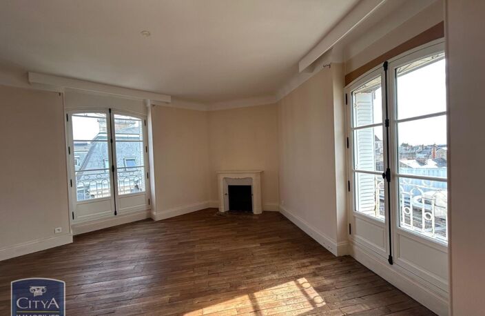 Vente appartement 6 pièces 180 m² Poitiers (86000) — photo 2