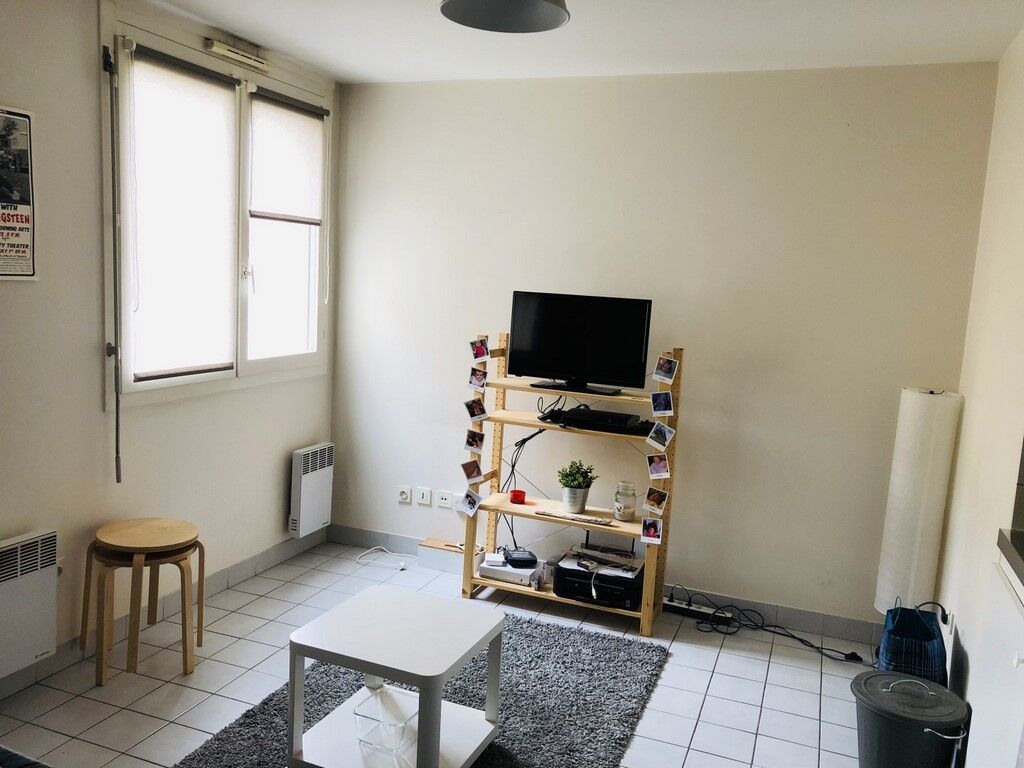 Location Studio 26 m² à Lyon 8 690 ¤ CC /mois