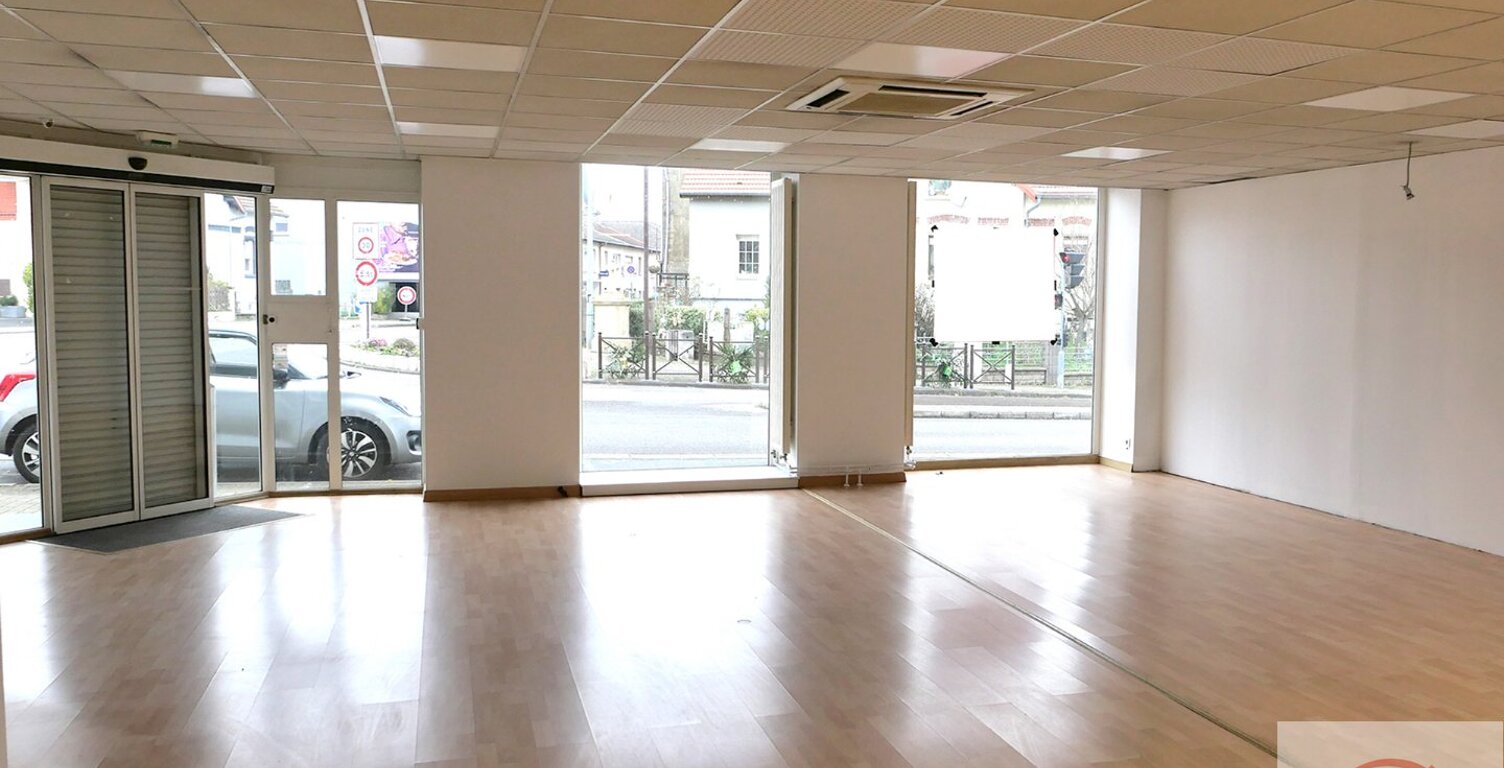 LOCAL COMMERCIAL OU PROFESSIONNEL -  490 M2/SOL  EN EXCELLENT ETAT. — photo 1