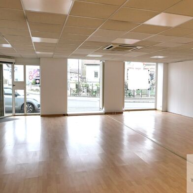 Commerce  418000 €