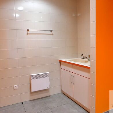 Commerce  418000 €