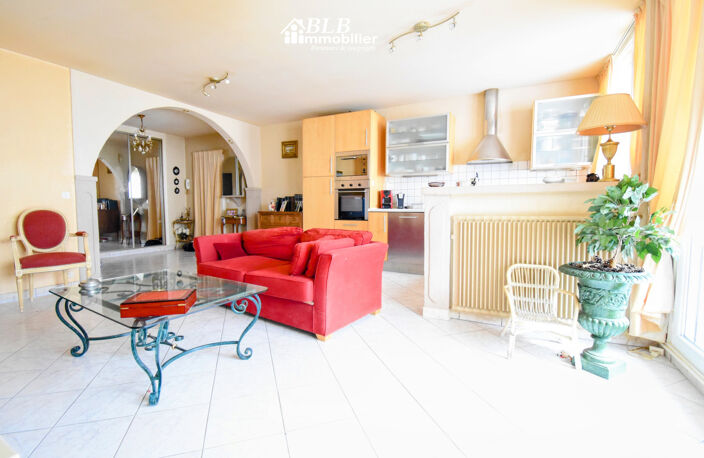 F3 - ELANCOURT - LOGGIA - CAVE - PARKINGS INTERIEUR ET EXTER — photo 2