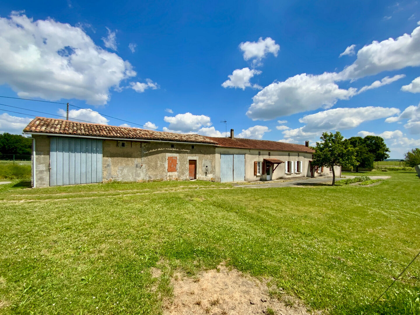 Villa / Maison  T4 à vendre Fontaines-d'Ozillac 17500