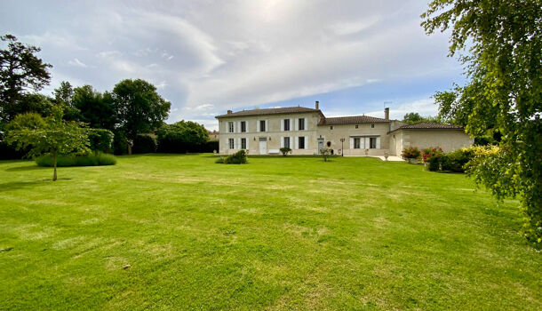 Villa / Maison 10 pièces  à vendre Jonzac 17500