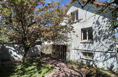 Maison  4 pièces  sur beau terrain arboré. — photo du bien