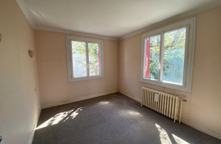 Maison  4 pièces  sur beau terrain arboré. — photo 5