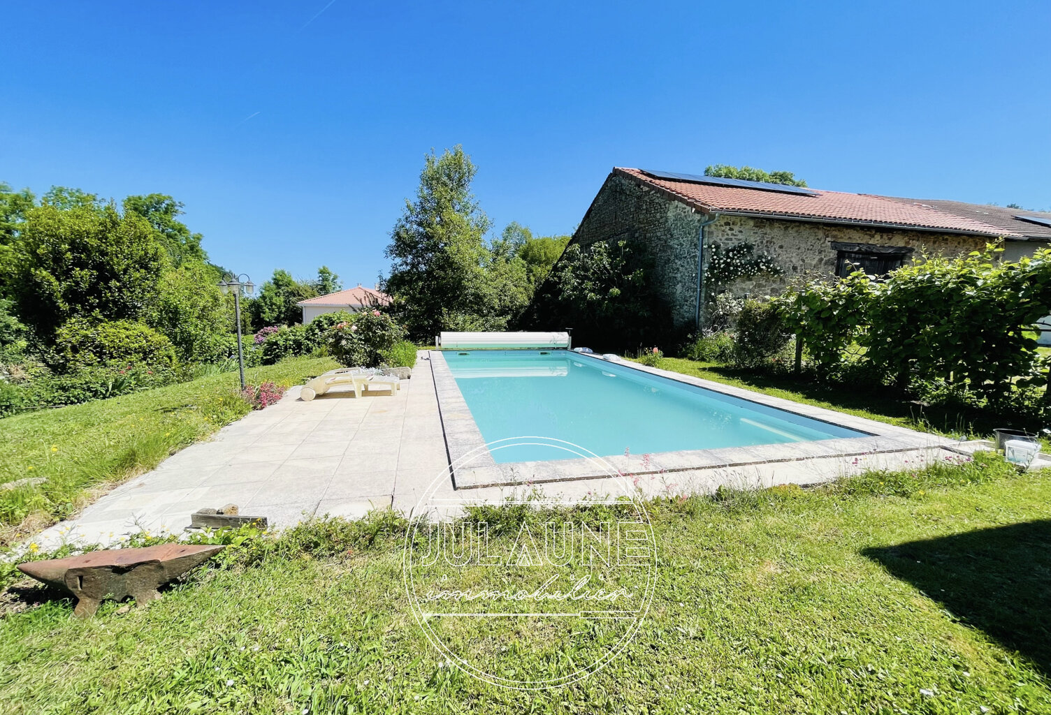 Maison de caractère en pierres avec piscine — photo 1