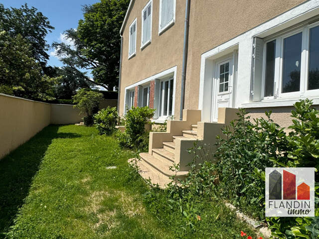 Plateau nu à aménager de 136 m2 — photo du bien
