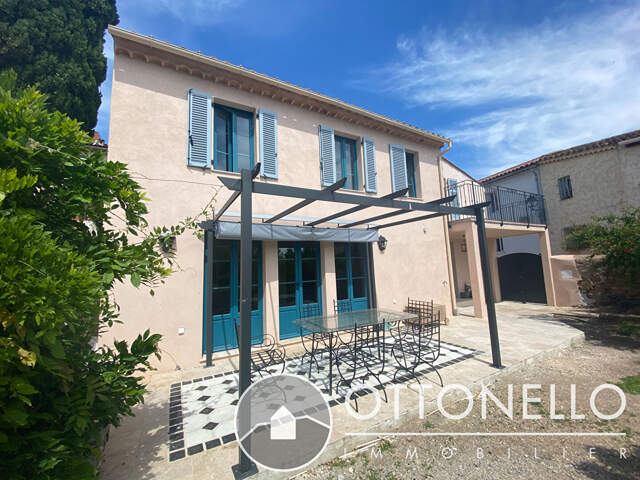Maison de ville meublée - Roquebrune Sur Argens 3 pièces 80m2 avec jardinet — photo du bien