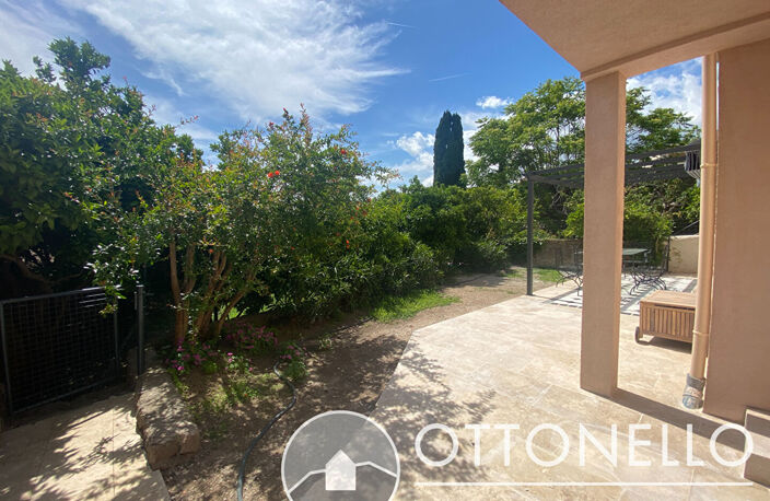 Maison de ville meublée - Roquebrune Sur Argens 3 pièces 80m2 avec jardinet — photo 4