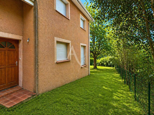 Maison  T3 avec jardin proche L'Isle Jourdain — photo du bien
