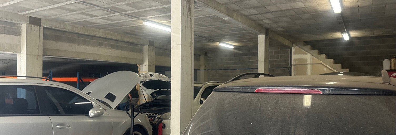 Immeuble  520 m² à vendre à Saint-Martin-de-Crau (13310)