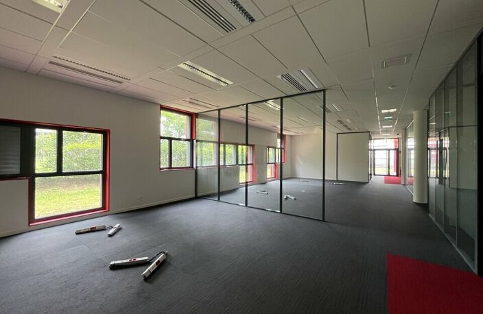 BUREAUX à LOUER — photo 3