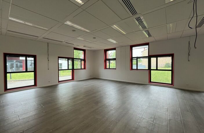 BUREAUX à LOUER — photo 4
